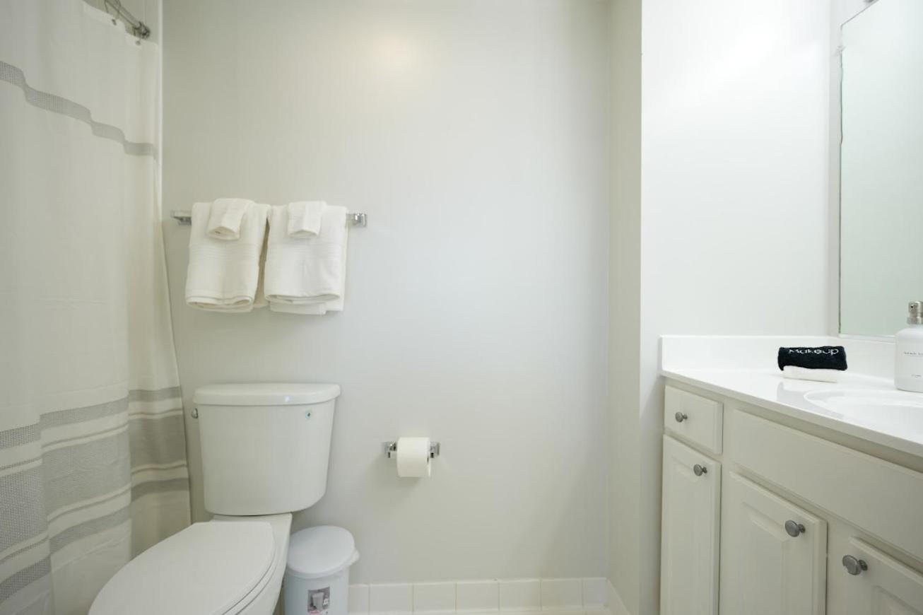 Ballston Getaway King Suite Arlington Exterior foto